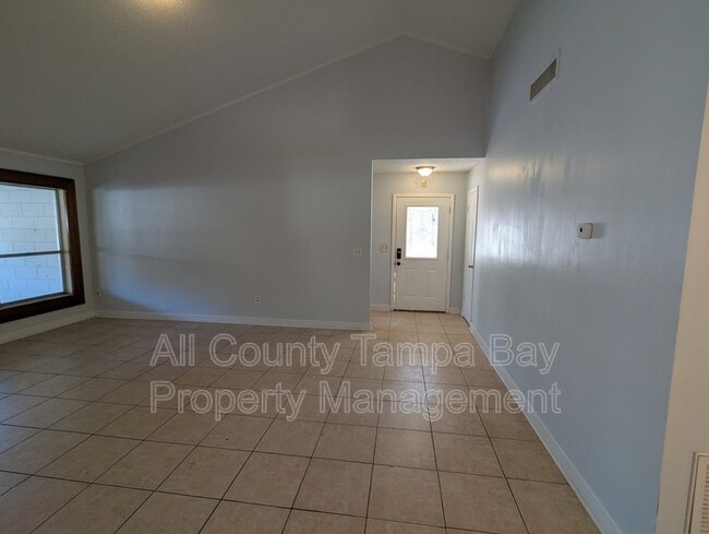 Building Photo - 5901 Birchwood Dr