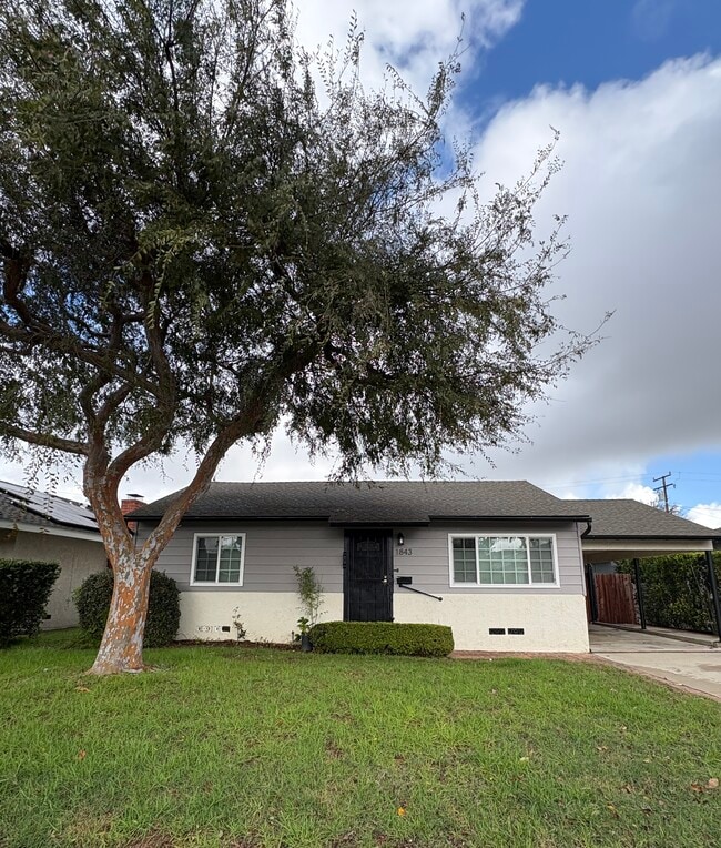 Building Photo - 1843 Santa Fe Ave