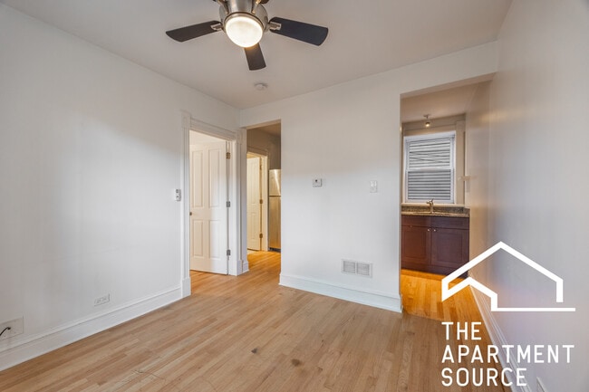 Building Photo - 1822 S Throop St