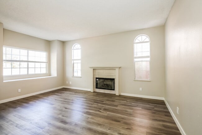 Building Photo - 7217 Chesterton Dr