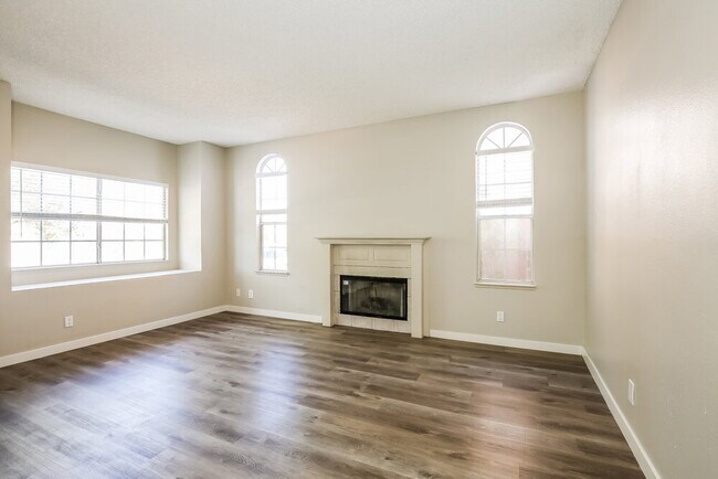 Foto del edificio - 7217 Chesterton Dr