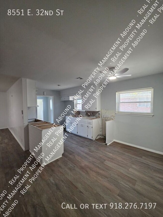 Foto del edificio - 8551 E 32nd St