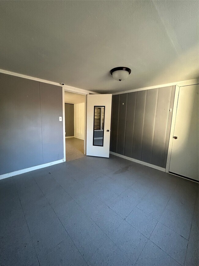 Foto del edificio - 1901 N Avenue G