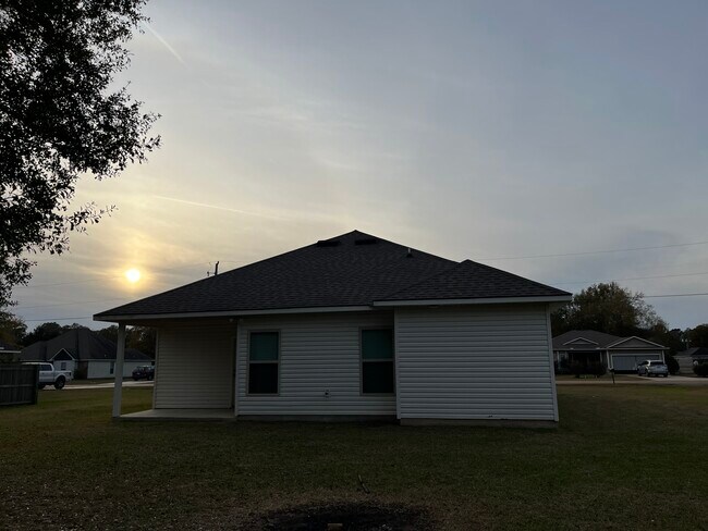 Foto del edificio - 48266 Labonte Ln