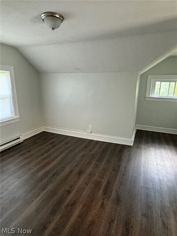 Foto del edificio - 3760 Mayfield Rd