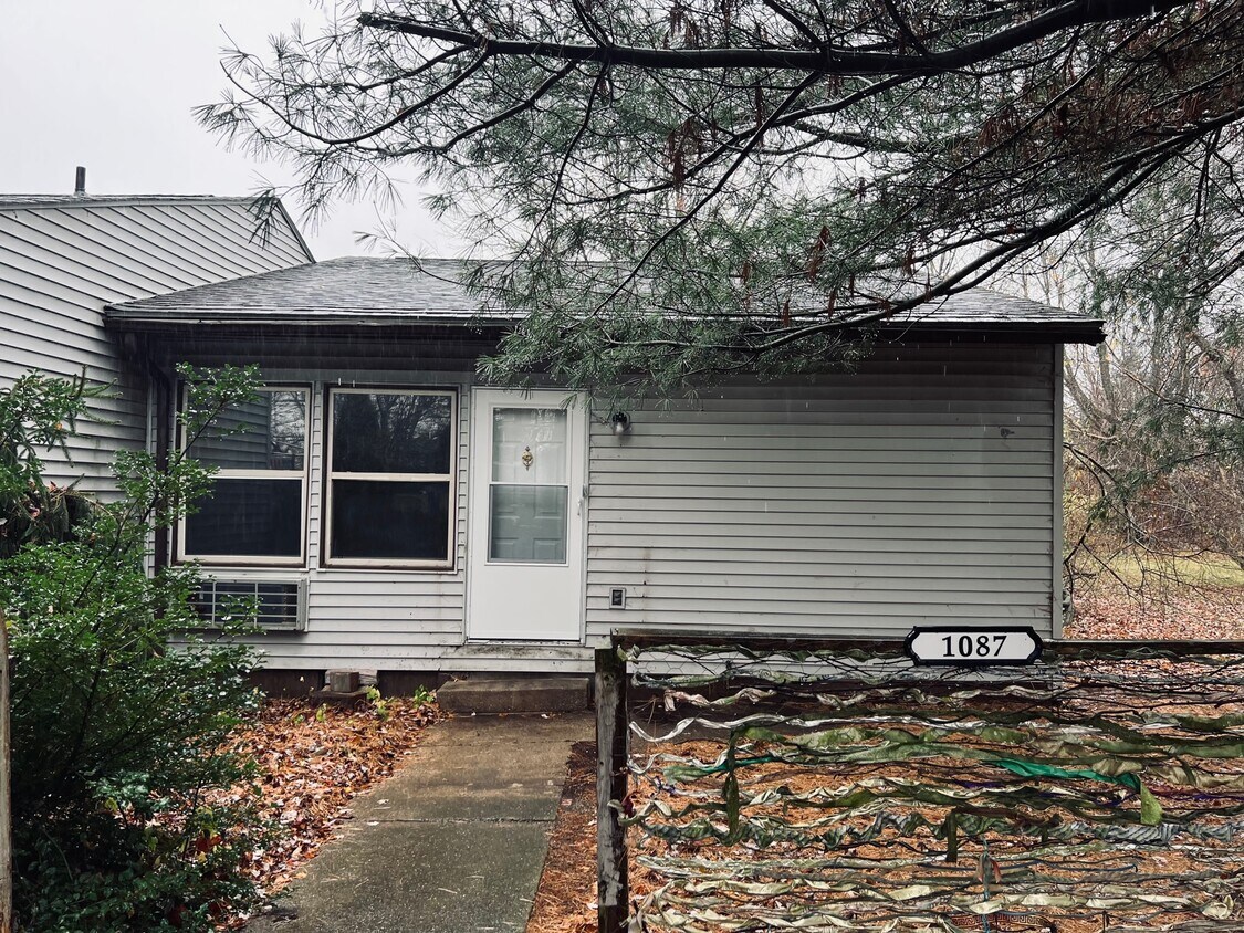 Primary Photo - 1087 Silver Meadows Blvd