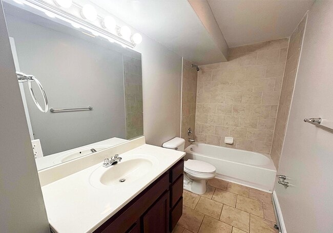 Building Photo - 525 Lowell Ave