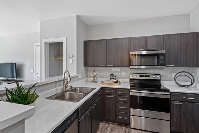 2 habitaciones, 2 baños, 975 pies cuadrados, cocina - Legacy Apartments at Dove Mountain