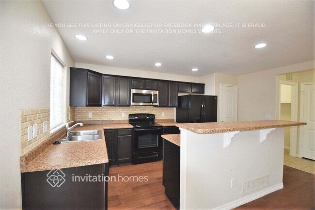 Foto del edificio - 9242 Waters Edge Dr