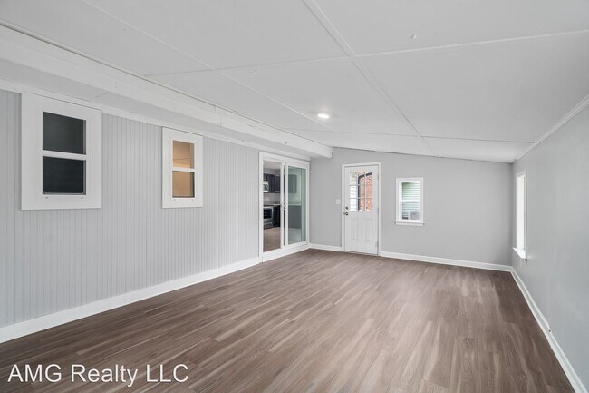 Foto del edificio - 3 br, 1 bath House - 1020 Walnut Street