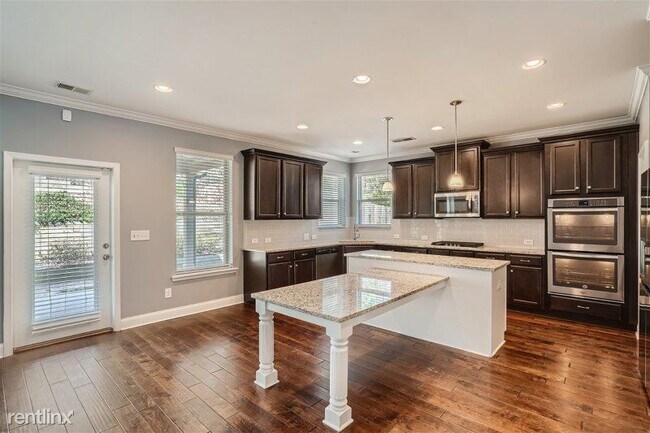 Building Photo - 5 br, 4 bath House - 1348 Side Step Trace ...