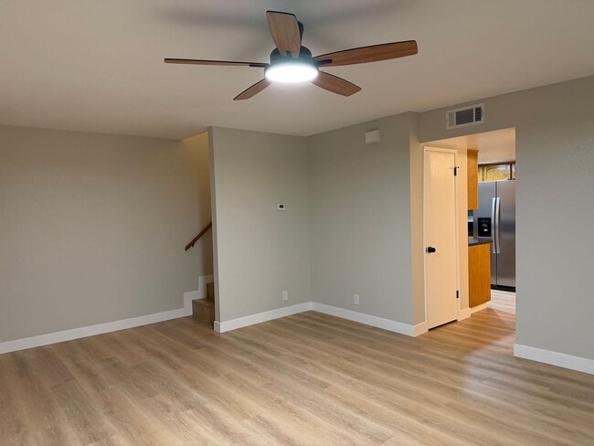 Building Photo - Please Contact VAUGHN REALTY to set up an appointment 760-446-6561