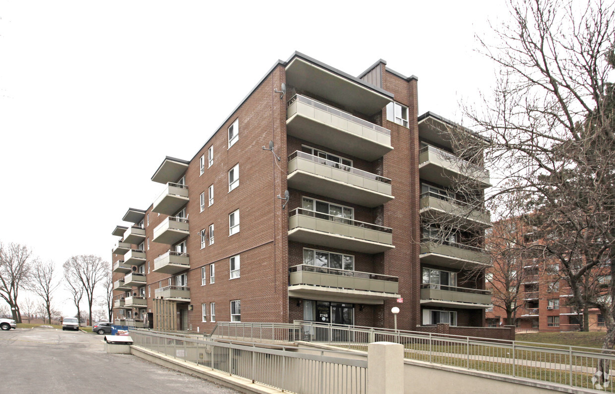 Building Photo - 2740 Jane St