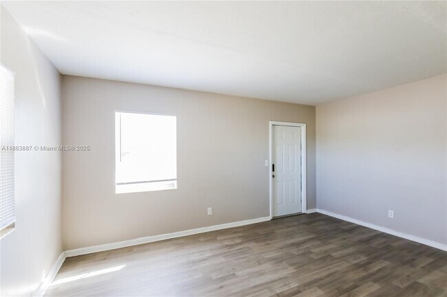 Building Photo - 1207 NW 13th Ln