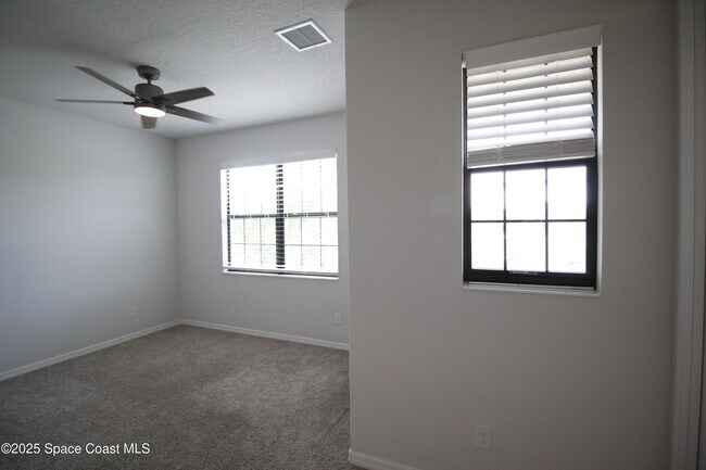 Building Photo - 3039 Burghley Park Way