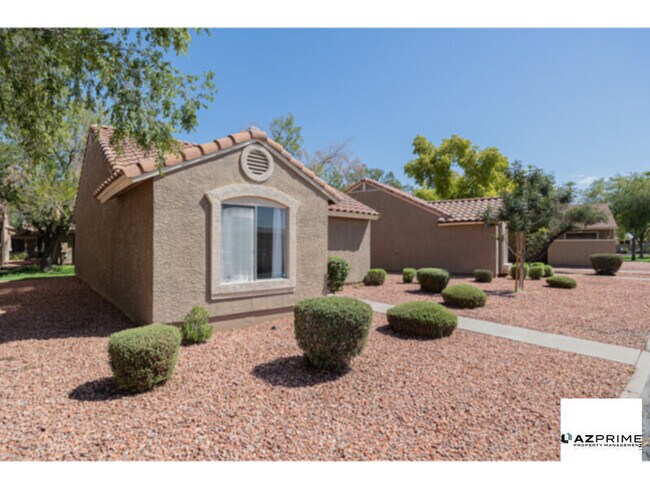 Building Photo - Modern 2/2 Peoria Condo Unit - Great Locat...