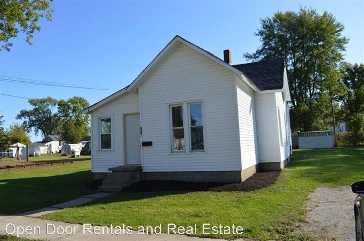Primary Photo - 2 br, 1 bath House - 136 W Cherry St