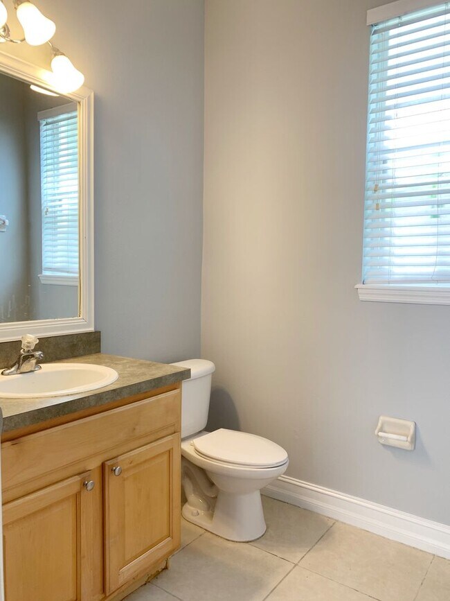 Foto del edificio - Nice 3/2.5 Single Family Home