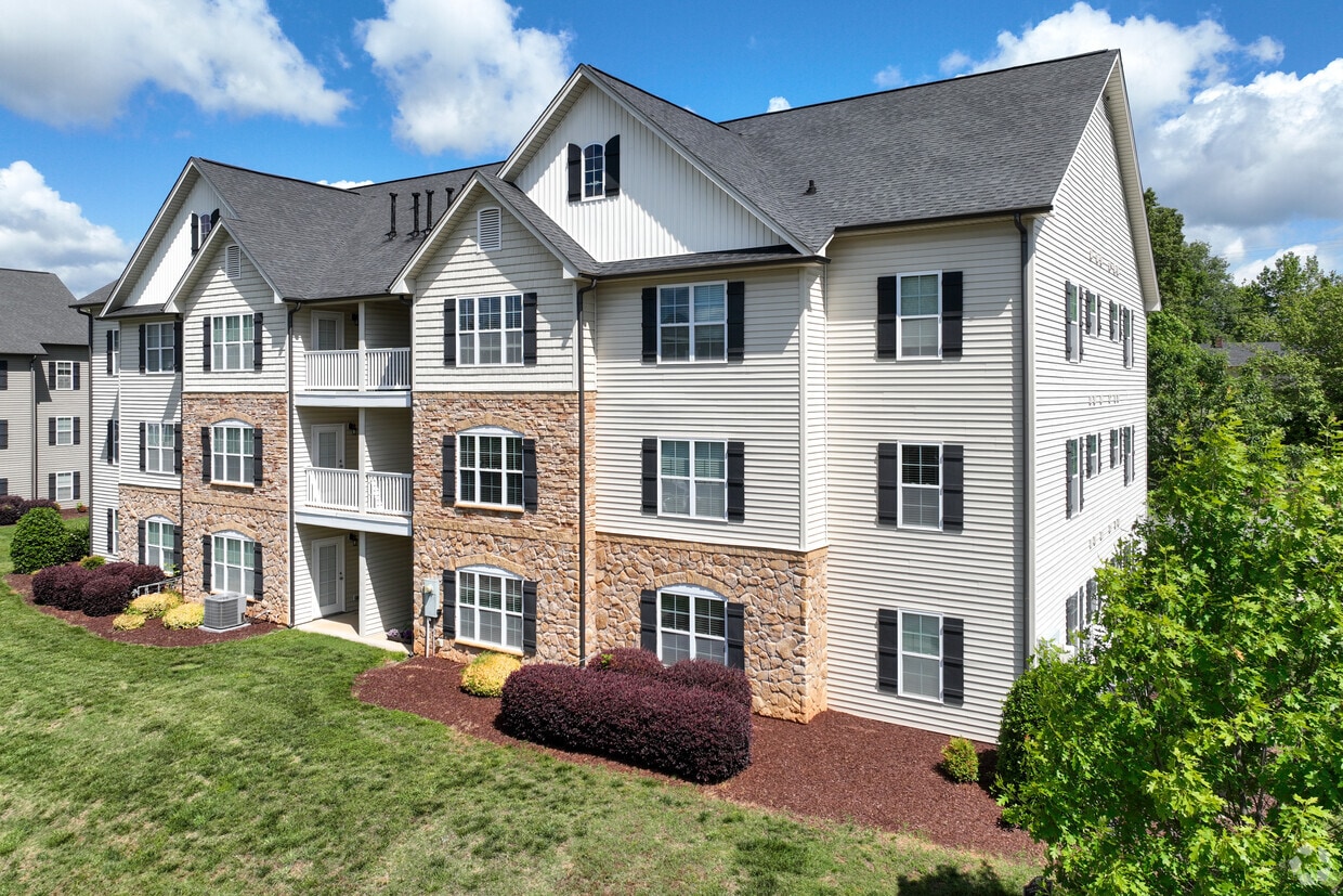 Primary Photo - Tatton Park Apartments