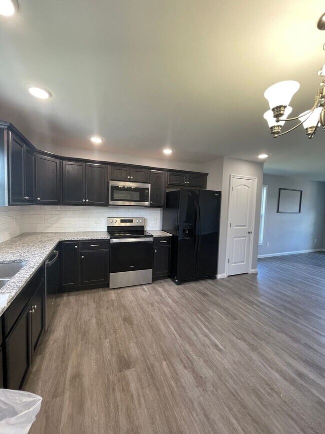Foto del edificio - 134 Powell Ln