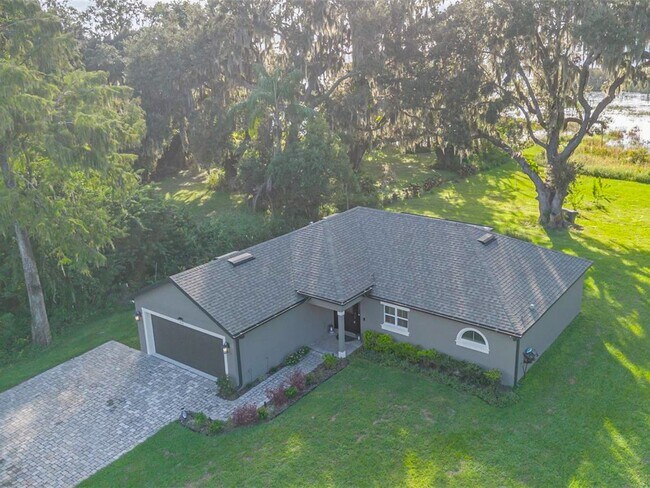 Building Photo - LAKE FRONT BRAND NEW Beautiful 3 bedroom on Lake Toho!