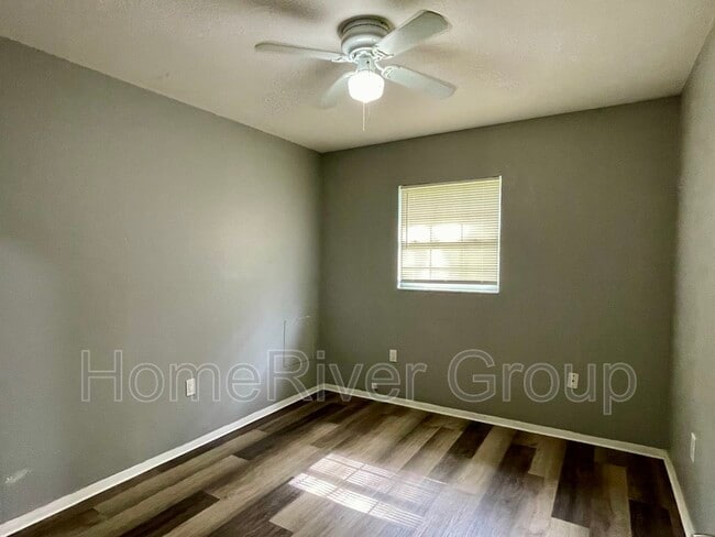 Foto del edificio - 1223 Avenue L Ave