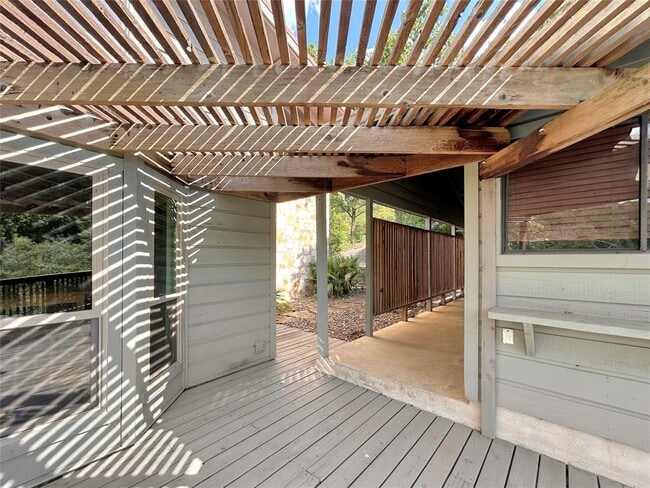Building Photo - 970 Live Oak Cir