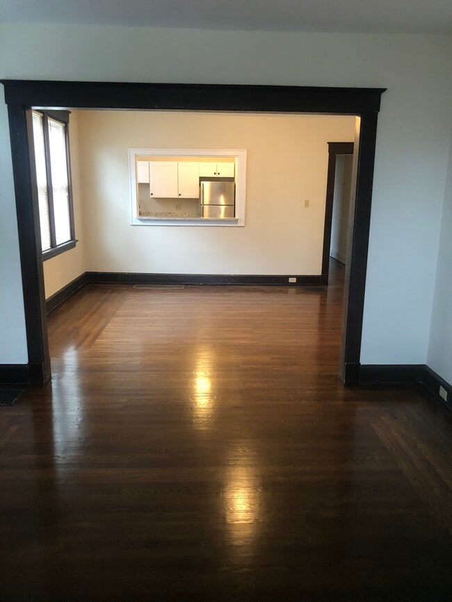 Building Photo - 1147 Halpin Ave