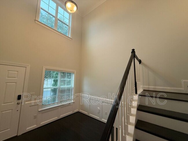 Foto del edificio - 1123 Augustine Heights Dr