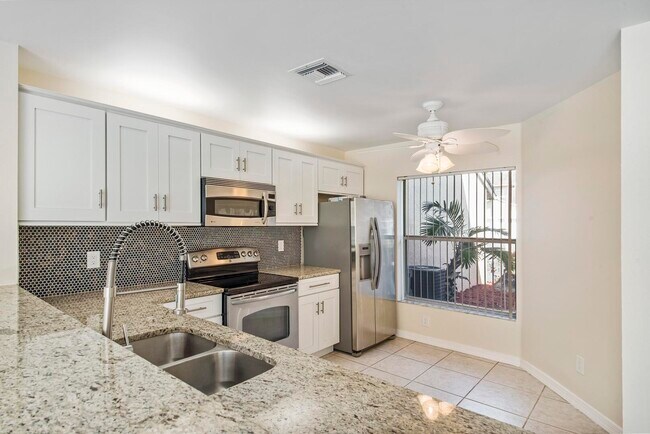 Foto del edificio - 1132 W Lakes Dr