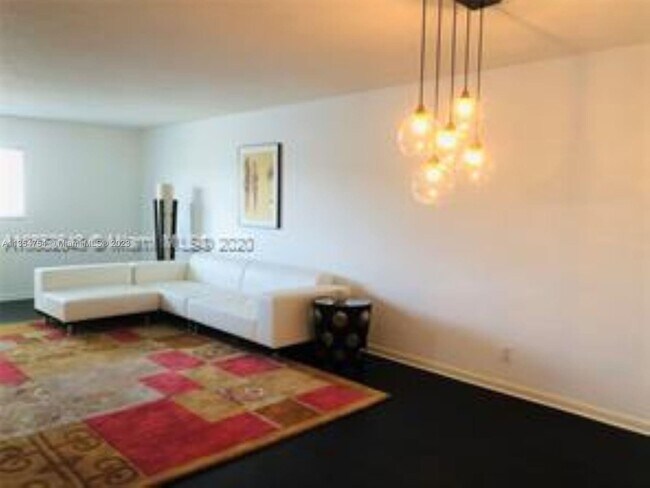 Foto del edificio - 4751 NW 21st St