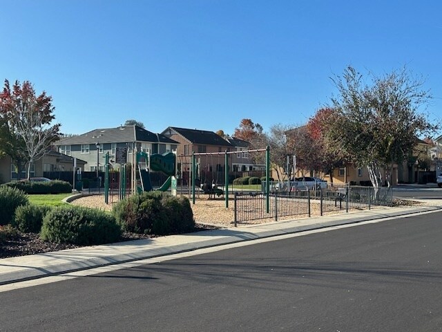 Foto del edificio - Patterson, Diablo Grande 3 bedroom 2.5 Bathroom Home.