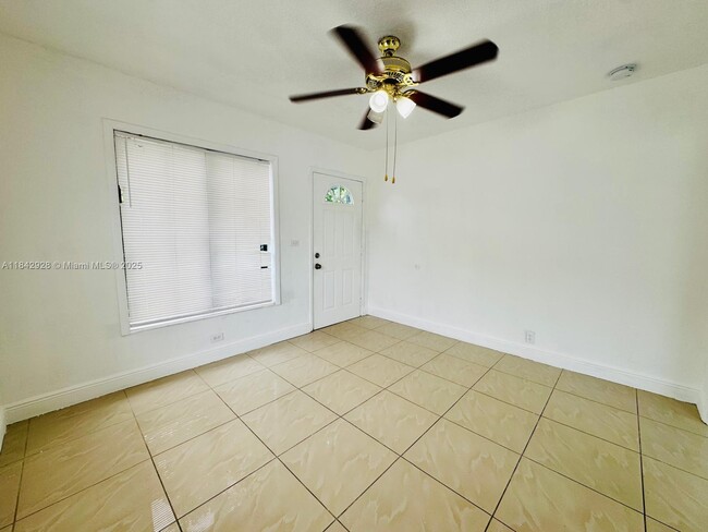 Building Photo - 1060 NW 116th St