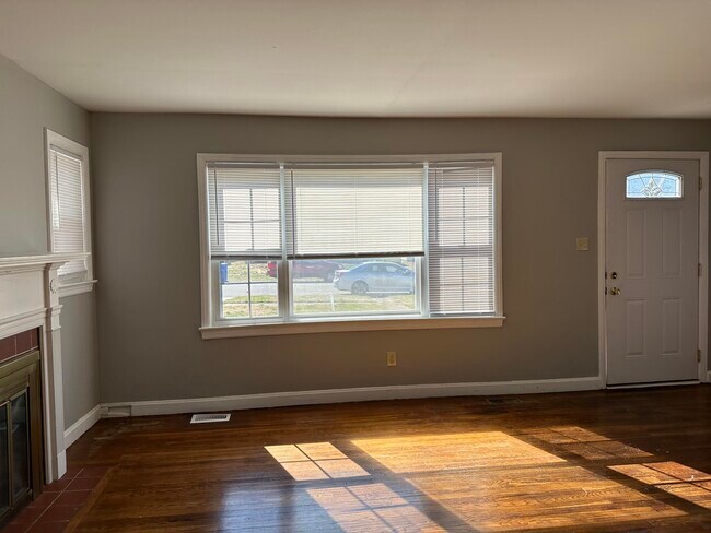 Foto del edificio - 635 Longview Dr