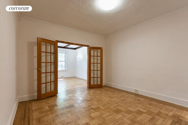 Foto del edificio - 36-12 Crescent St