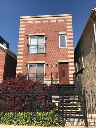 Building Front - 724 N Willard Ct