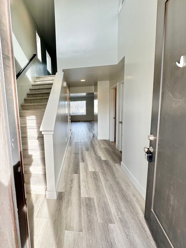 Building Photo - 4 Bedroom Home In Desert Canyon Community! Price reduced!! Plus, $500 February lease incentive!!