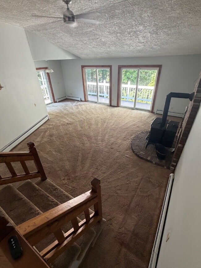 Foto del edificio - 2-Bedroom, 2-Bath Single-Family Home with Oversized Garage – Hudson, NH