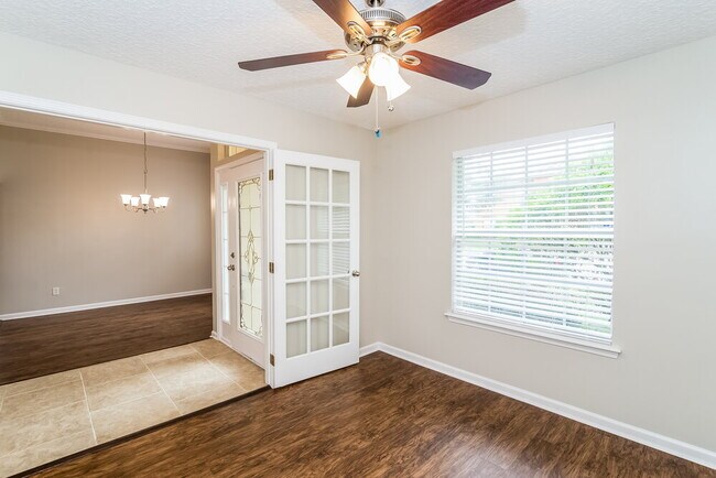 Foto del edificio - 2917 Thorncrest Dr