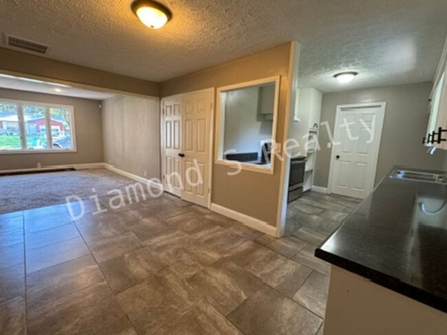 Building Photo - MOVE IN SPECIAL:  $200 OFF FIRST MONTHS' RENT