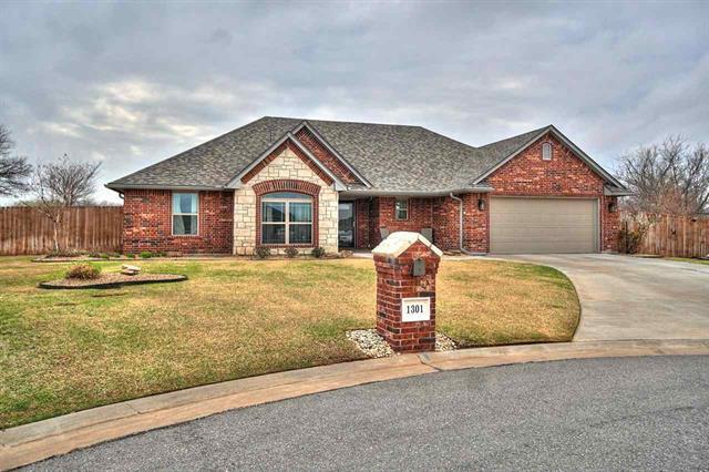 Foto del edificio - 1301 Saddle Rock Drive