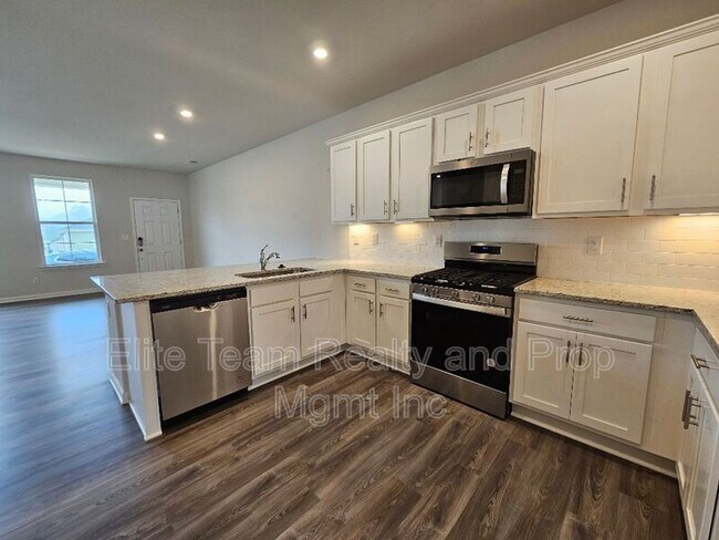 Foto del edificio - 5416 Kinsbridge Dr