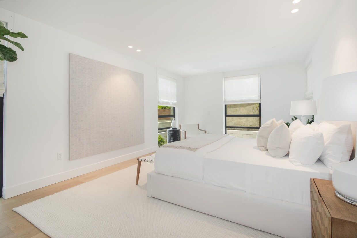 Master bedroom - 10777 Wilshire Blvd