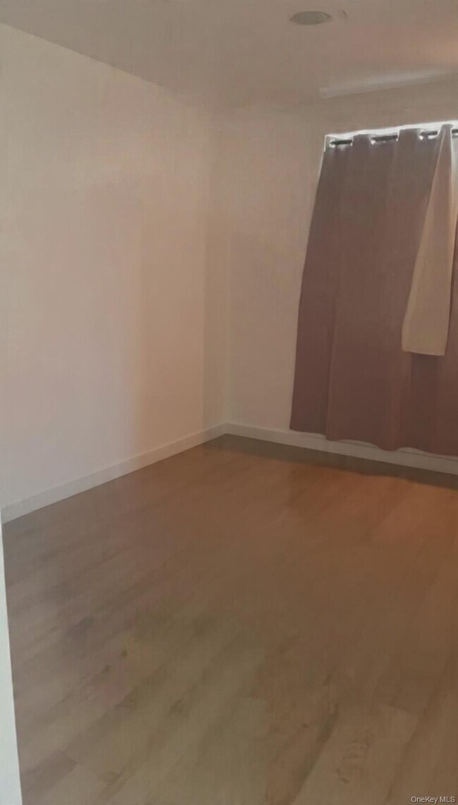 Foto del edificio - 62-35 65th St