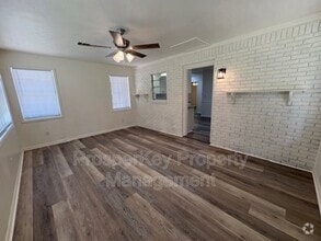 Building Photo - 746 Andrea Dr