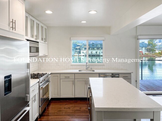 Building Photo - 3 br, 3 bath House - 4 Channel Landling