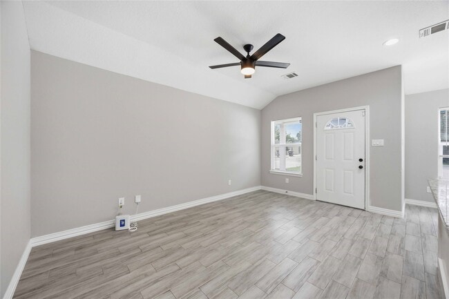 Building Photo - 3425 Mt Pleasant St