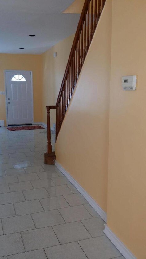 Foto principal - 1587 E 49th St