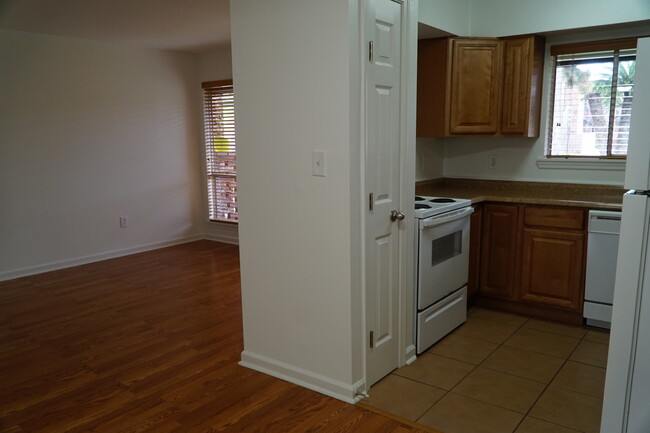 Floor to ceiling kitchen closet - 100 Market St