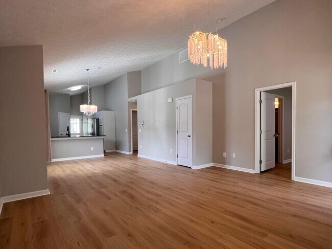 Building Photo - 133 Holly Hock Ln
